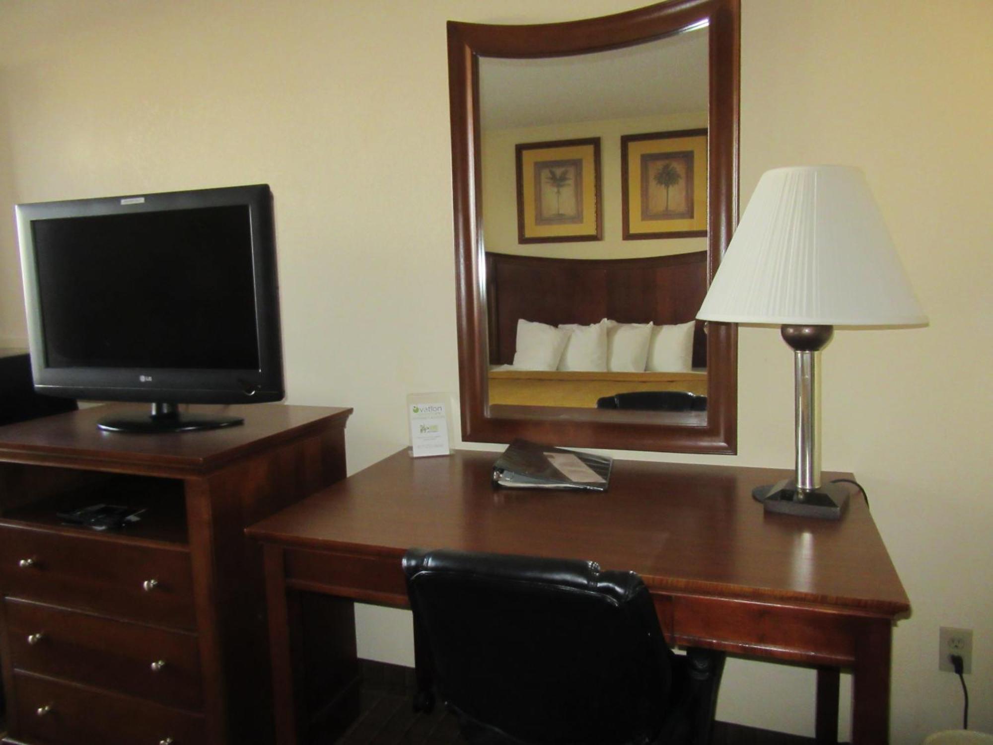 Quality Inn Fort Jackson Columbia Room photo