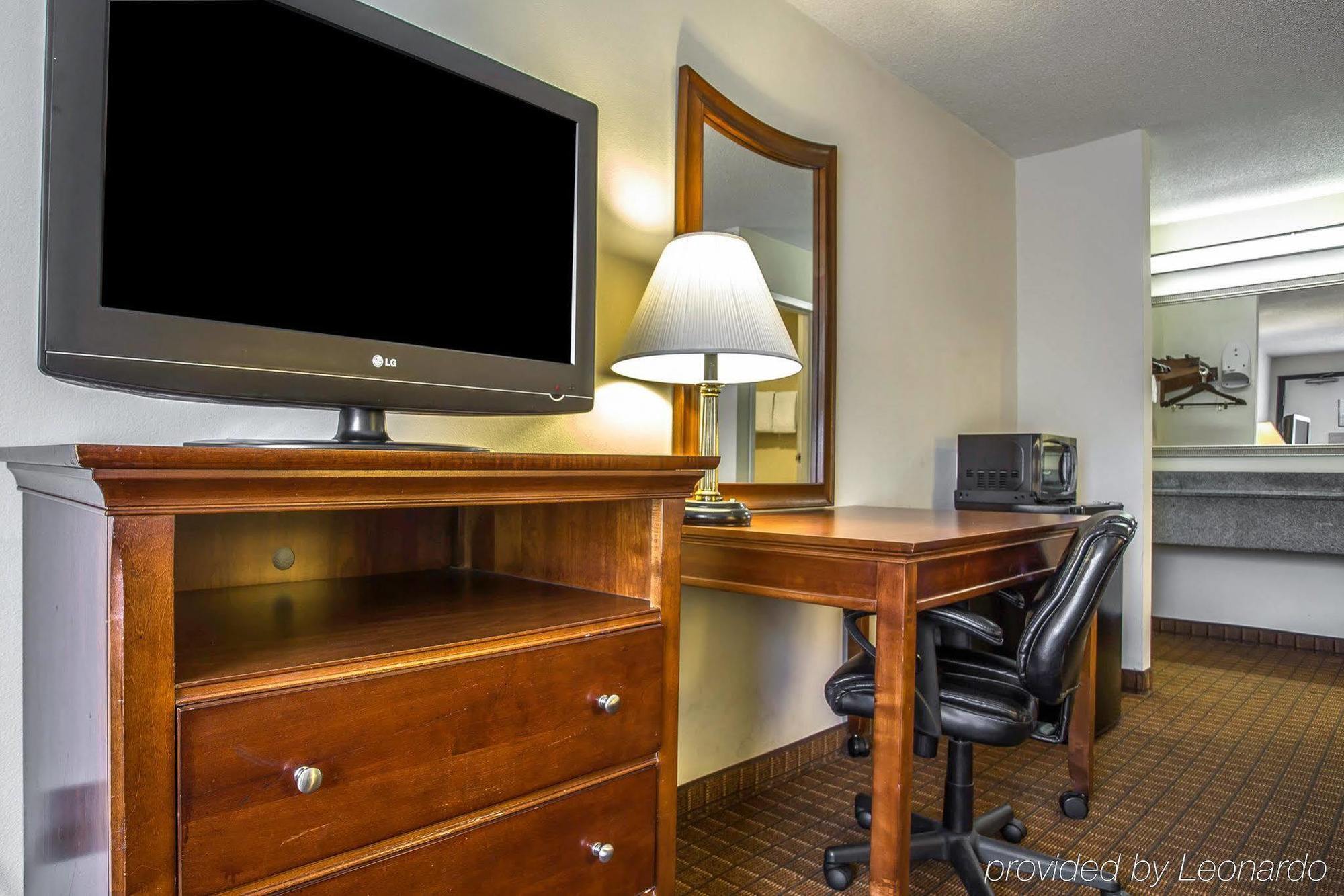 Quality Inn Fort Jackson Columbia Exterior photo